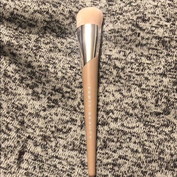 Fenty Beauty Other - Fenty 110 Foundation Brush